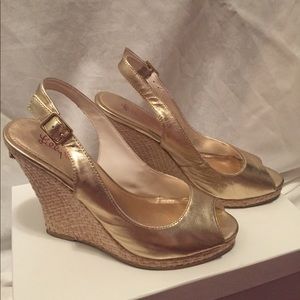 Lilly Pulitzer classic gold wedges.